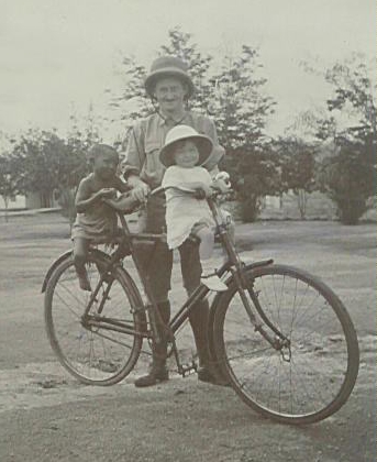 Ruth Flinn and Father at Mpwapwa
